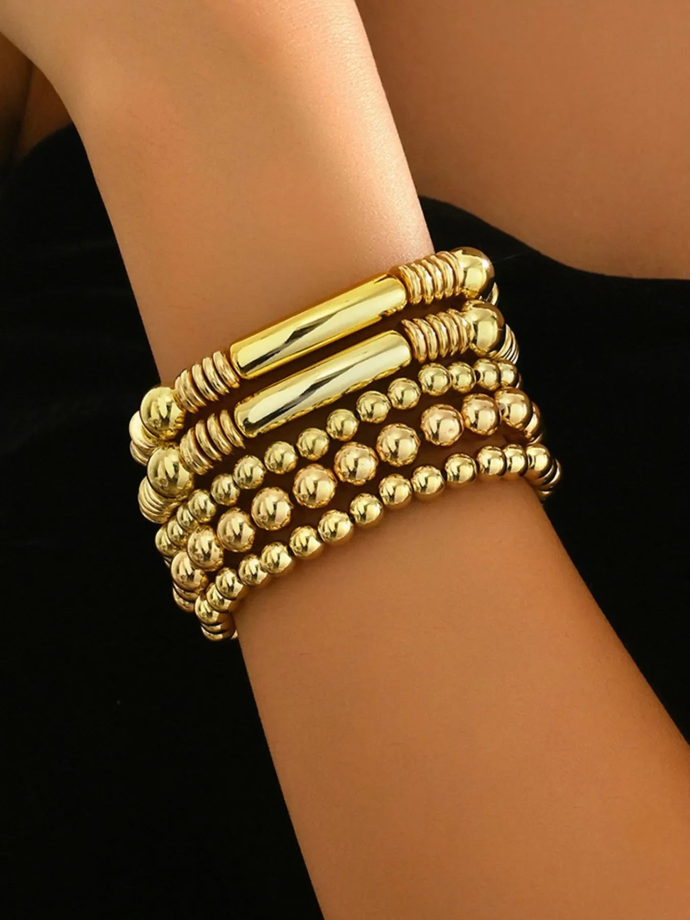 BRACELETES